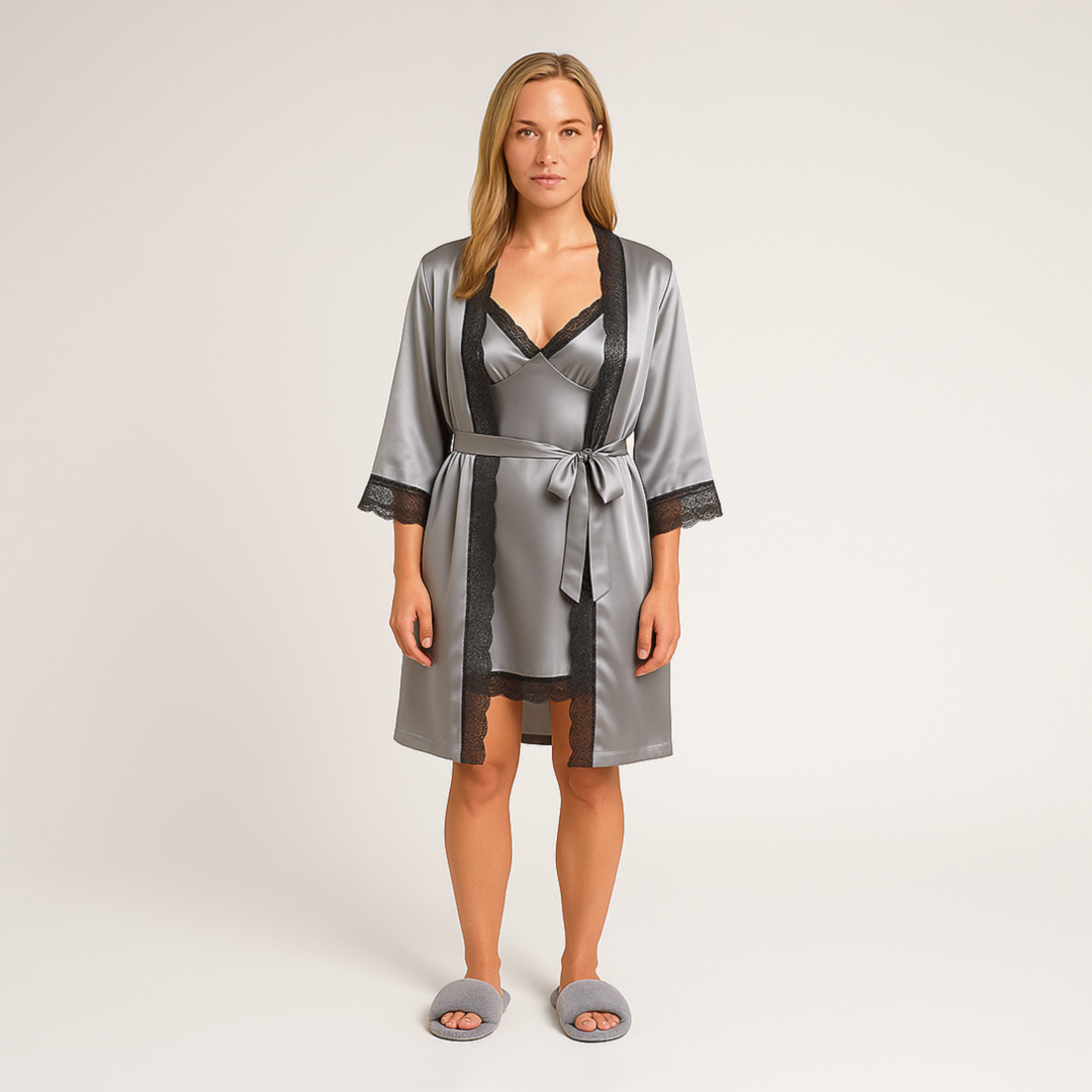 Elegant Satin Nattøj med Blondekant