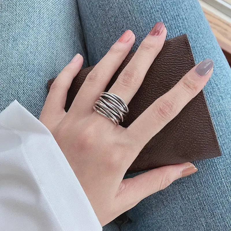 Minimalistisk Lagdelt Ring i Sølv | Fleksibel og Elegant Pasform