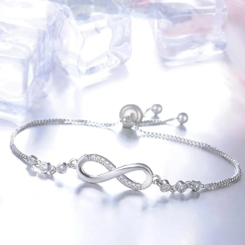Let og Justerbart Infinity Armbånd i Sølv | Symbol på Evighed og Kærlighed