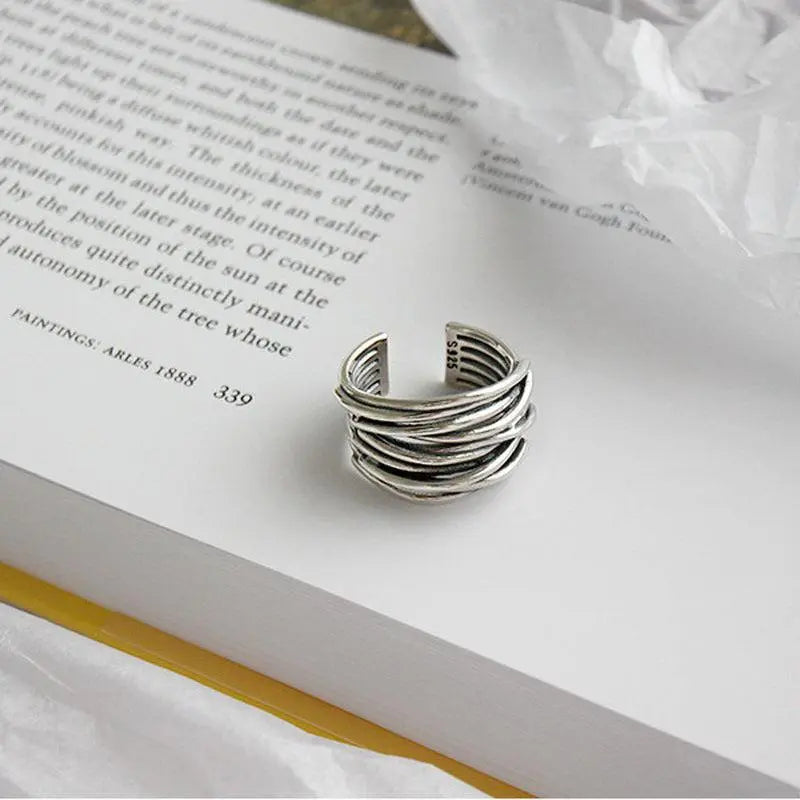 Minimalistisk Lagdelt Ring i Sølv | Fleksibel og Elegant Pasform