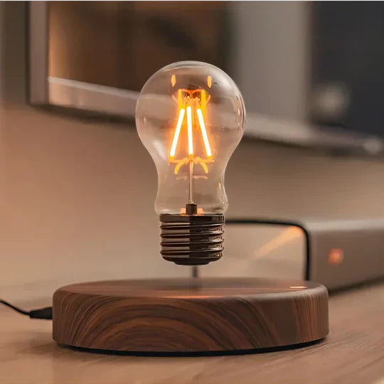 Flydende Pærelampe i Træ | Unik LED Designbelysning