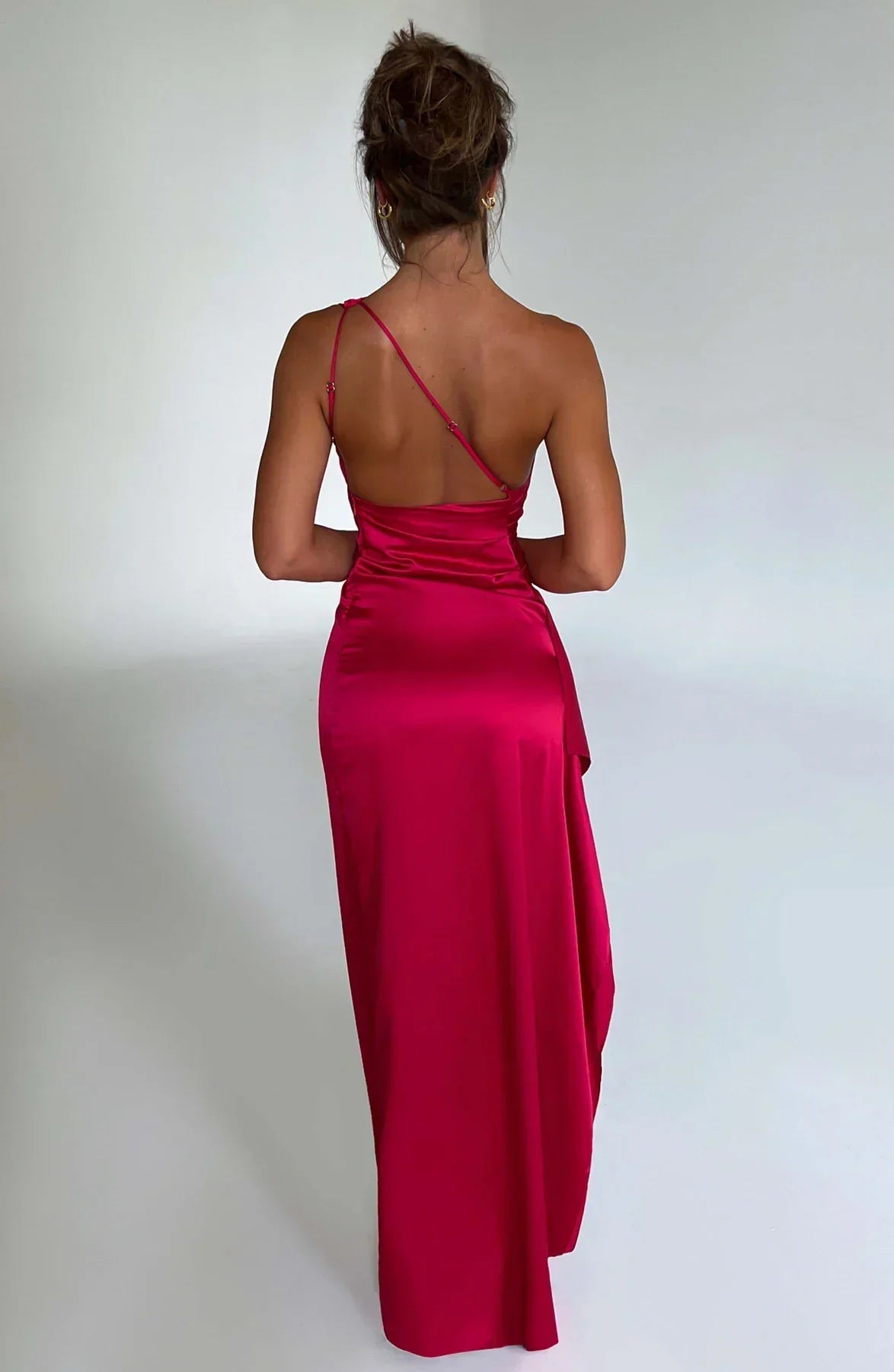 Skinnende Aftenkjole i Satin | Stilfuldt Design til Kvinder