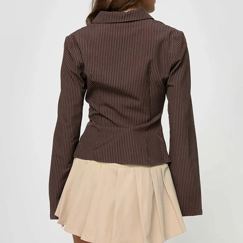 Stilfuld Bluse i Retro Design | Skabt til Klassisk Mode